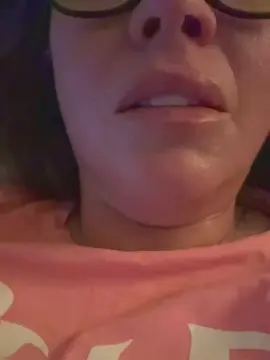 Cam4 Live Sex of Lucy_Louxx