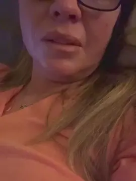 Cam4 Sex Chat of Lucy_Louxx