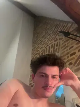 Cam4 Live Sex of Maitrecesar75