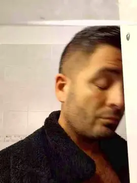 Cam4 Adult Webcam of Kingbull1900