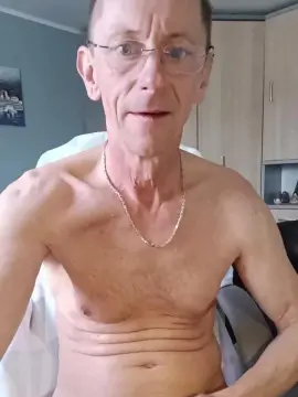 Cam4 Free Live Porn of Lanzelot23