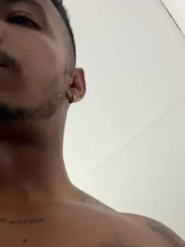 Cam4 Live Sex Cam of Chris_fendi