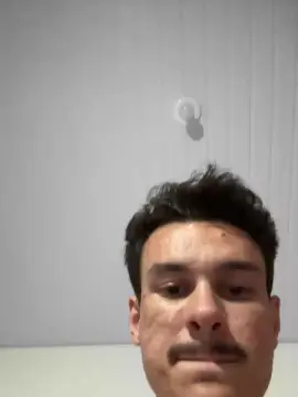 Cam4 Private Sex Chat of Henriquezaumm