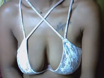 Cam4 Free Live Porn of MeganeSexy77