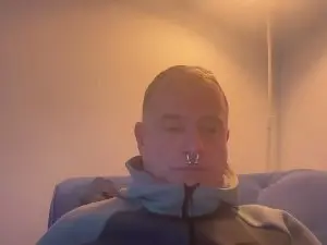 Cam4 Sex Chat of sneakpig