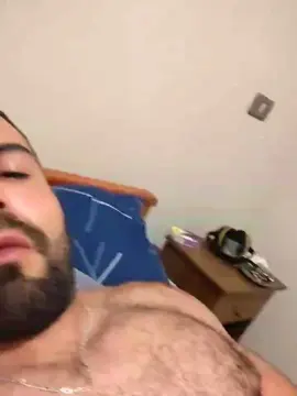 Cam4 Free Live Porn of SrRomeo