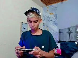 Cam4 Best Webcam of Room_69x