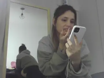 Cam4 Adult Video Chat of xvalentinaof