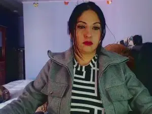 Cam4 Best Webcam of Sahotlove1_