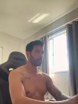 Cam4 Live Sex of Saradoalto23