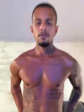 Cam4 Live Porn of Soaresluucas29