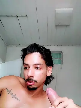 Cam4 Free Porn Cam of tayllortroy