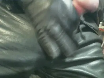 Cam4 Live Sex of leathermxlover