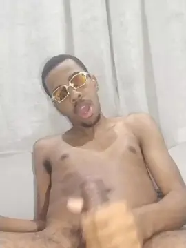 Cam4 Free Live Porn of TheBigShowman