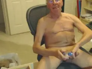 Cam4 Free Live Porn of fun_guy3