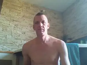 Cam4 Live Porn of Benyd66