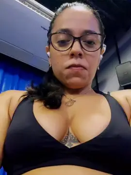 Cam4 Live Sex of LollaBunny26