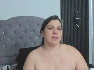 Cam4 Watch Live Sex Cams of martina_foxy_