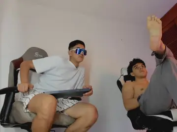 Cam4 Live Sex of hot_boys4