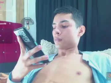 Cam4 Watch Live Sex Cams of Oliver_king_sex