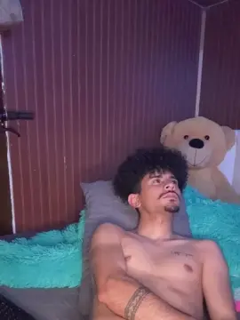 Cam4 Free Porn Cam of luis4033