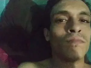 Cam4 Free Porn Cam of RobertLuz