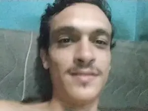 Cam4 Live Porn of RobertLuz