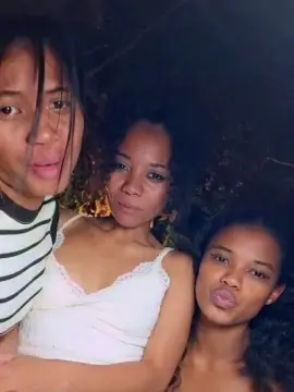 Cam4 Live Porn of SissiFrenchy