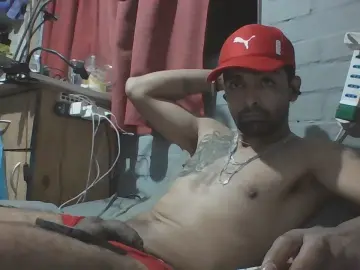 Cam4 Free Live Porn of tavitho31