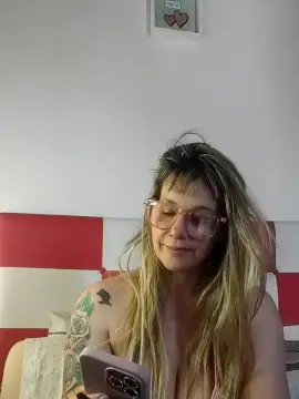 Cam4 Best live sex cam show of desireemilf