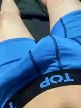 Cam4 Free Live Porn of Sxtrhot19