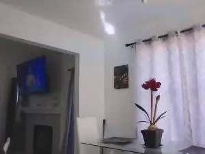 Cam4 Adult Video Chat of Lola_Flowers1