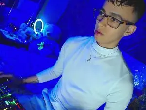 Cam4 Live Porn of THE_COUPLE_CUTE