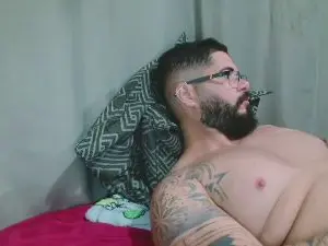 Cam4 Free Live Porn of aquills