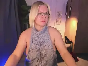 Cam4 Live Sex Cam of YolandaKiss