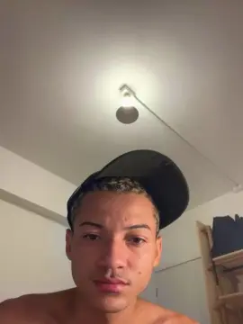 Cam4 Adult Webcam of enzoheitor2