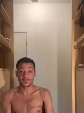 Cam4 Free Porn Cam of enzoheitor2