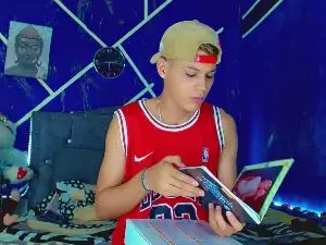 Cam4 Best live sex cam show of LiamScottt