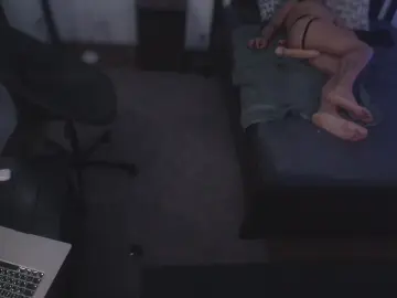 Cam4 Sex Cam of HornystudBB_