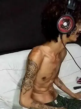 Cam4 Adult Video Chat of Theyllors2