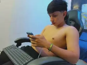 Cam4 Live Sex Cam of AdrianFranko