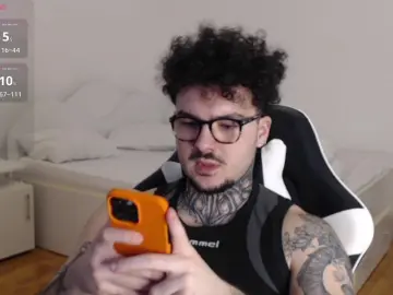 Cam4 Live Porn of TattedCurls