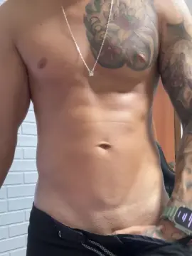 Cam4 Live Porn of enzofelipe04