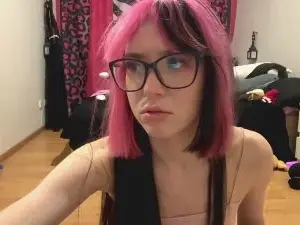 Cam4 Free Live Porn of PollyGlomb