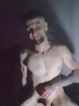 Cam4 Free Live Porn of RonnyRonnsen36