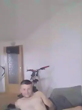 Cam4 Free Live Porn of RonnyRonnsen36