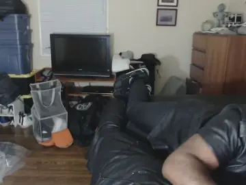 Cam4 Live Porn of fuckedupbikr