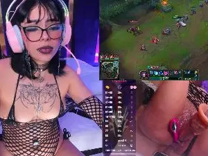 Cam4 Live Porn of Nyveth