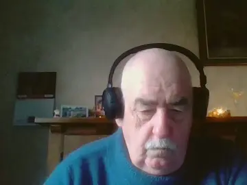 Cam4 Free Live Porn of slet69jbottom2