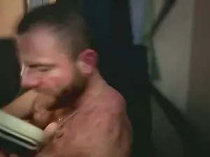 Cam4 Free Live Porn of Bighairytopping